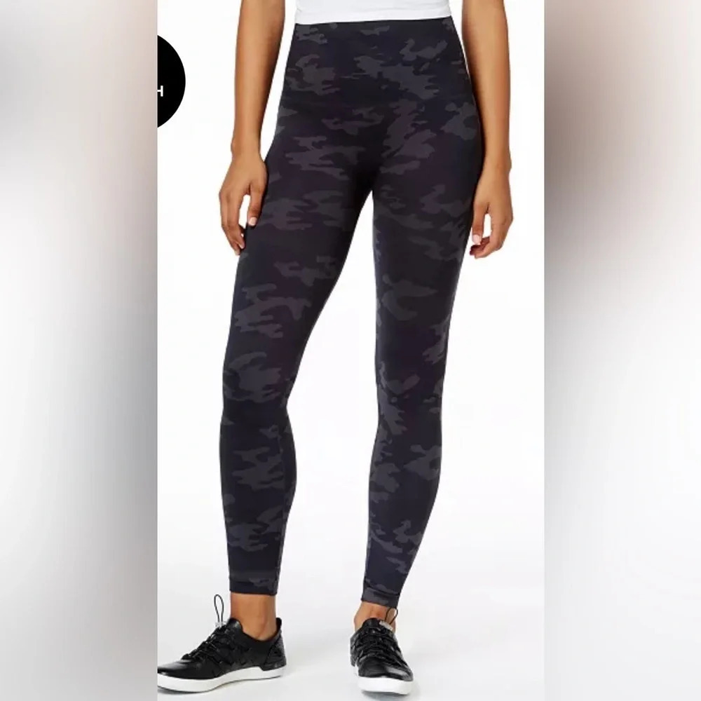 ! Spanx Look At Me Now Black Camo Leggings Size S XS
